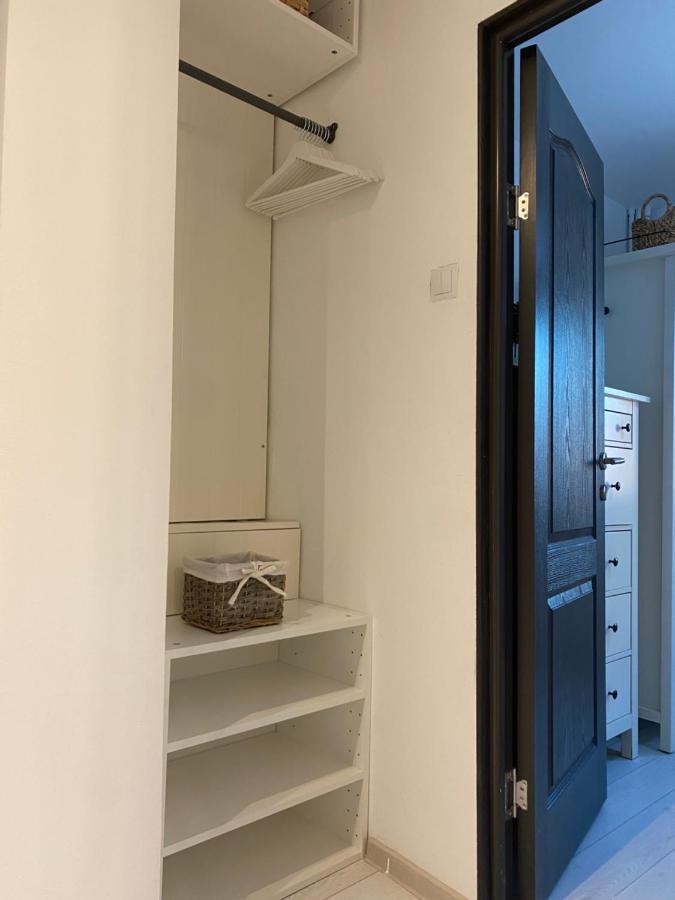 Evan Cozy Flat With Balcony & Parking, 13 September Букурещ Екстериор снимка